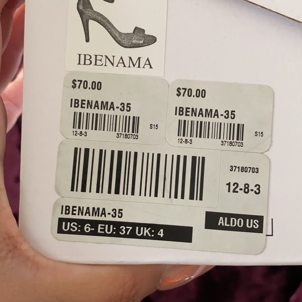 Heels - Picture 4 of 4
